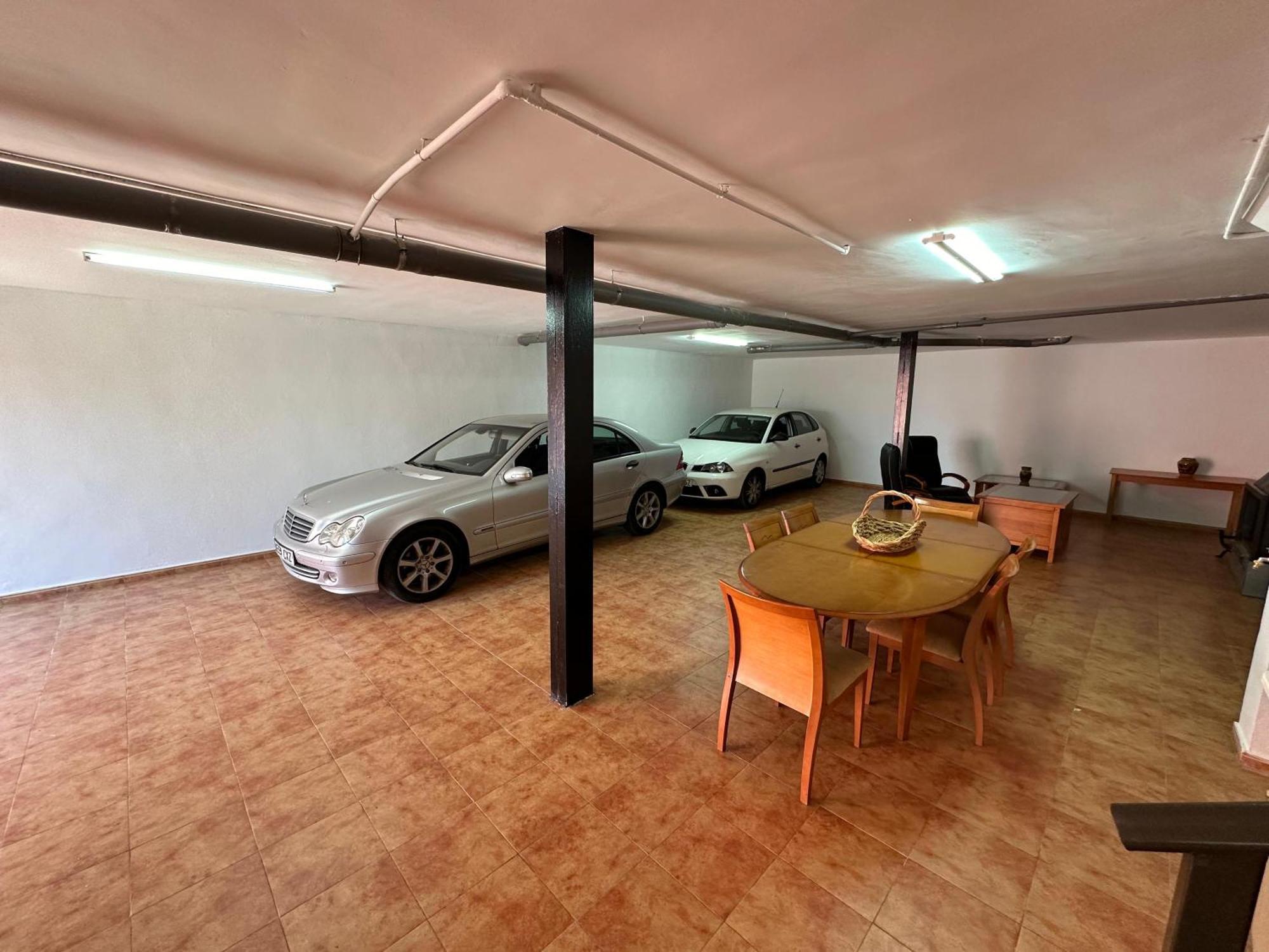Вілла Casa Grande De Tres Plantas Con Parking Gratis Лінарес Екстер'єр фото